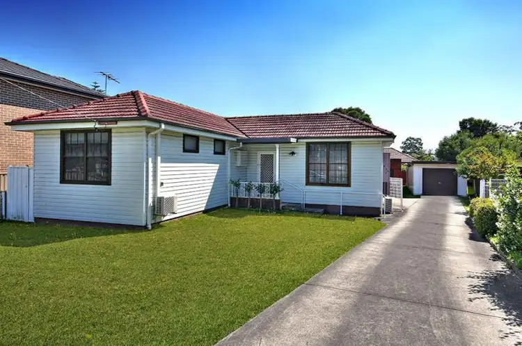 2 Heindrich Avenue, Padstow NSW 2211