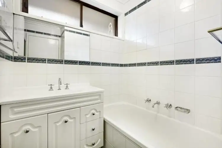 Sixth view of Homely unit listing, 4/76 Henry Street, Greensborough VIC 3088