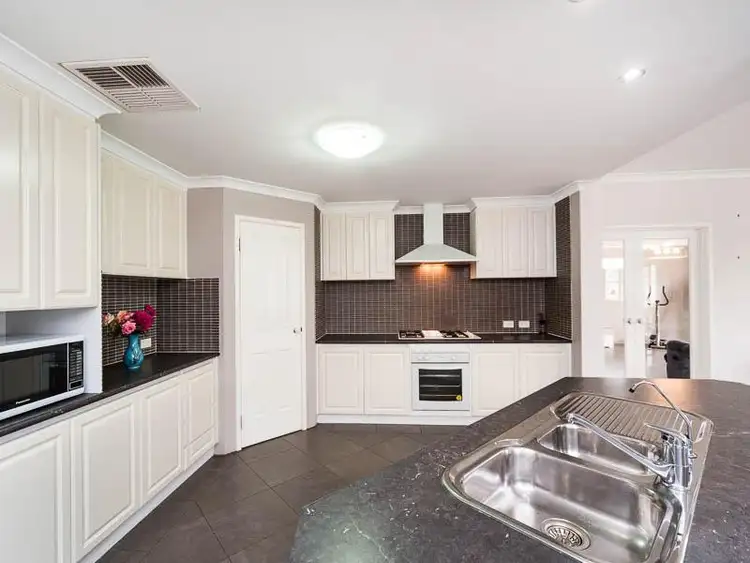 Fourth view of Homely house listing, 7 Augustus Court, Aubin Grove WA 6164