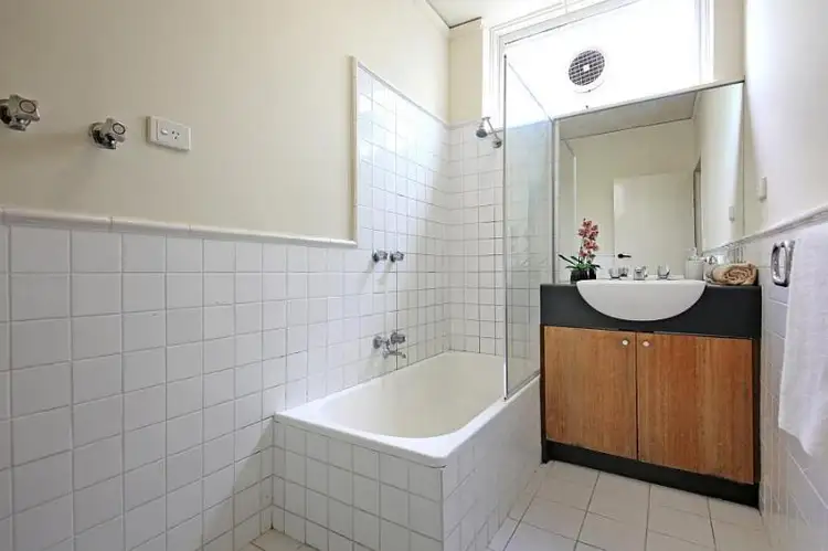 Fifth view of Homely apartment listing, 2/13 Holloway Street, Ormond VIC 3204