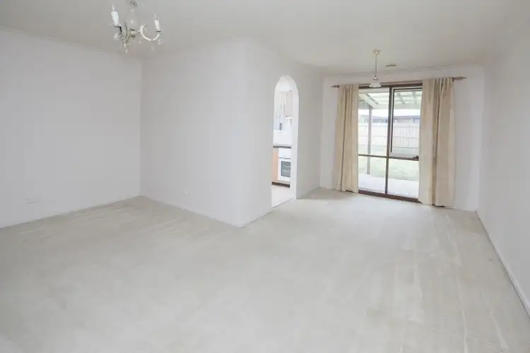 Fifth view of Homely house listing, 7 Ferncroft Court, Cranbourne North VIC 3977