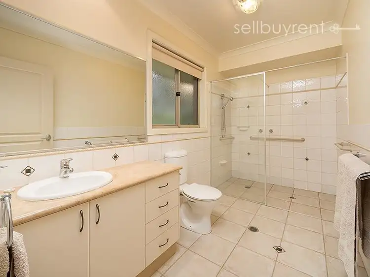 Sixth view of Homely house listing, 24 WHERNSIDE DRIVE, Wodonga VIC 3690