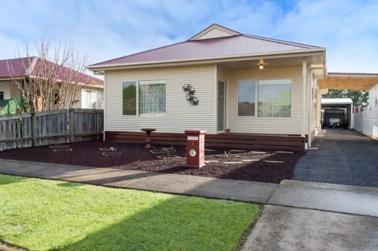2 Markham Street, Heywood VIC 3304