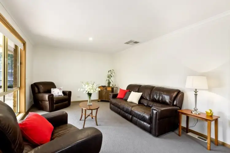 Second view of Homely house listing, 7 Willaura Place, Yallambie VIC 3085