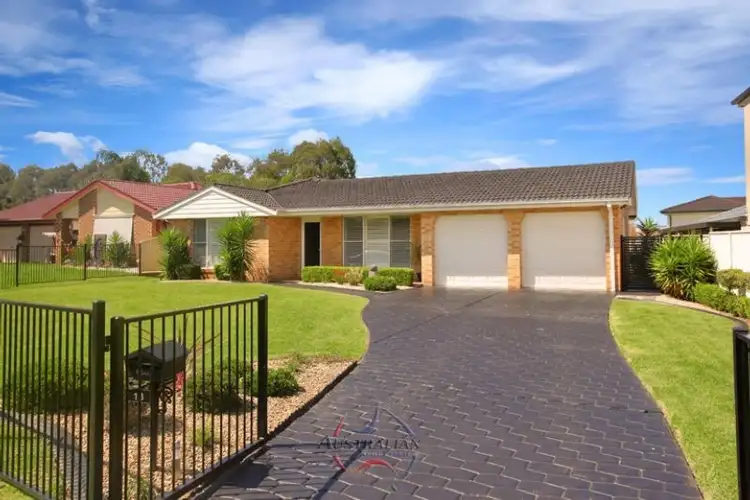 13 Mezen Place, St Clair NSW 2759