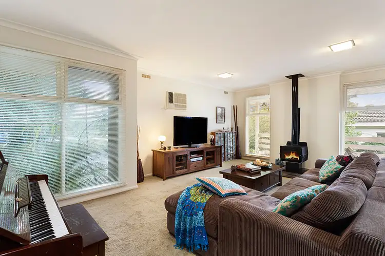 Main view of Homely house listing, 5 Rodney Court, Viewbank VIC 3084