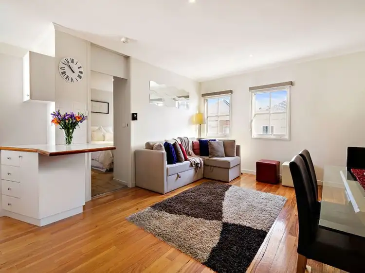 9 Birch Lane, Kensington VIC 3031