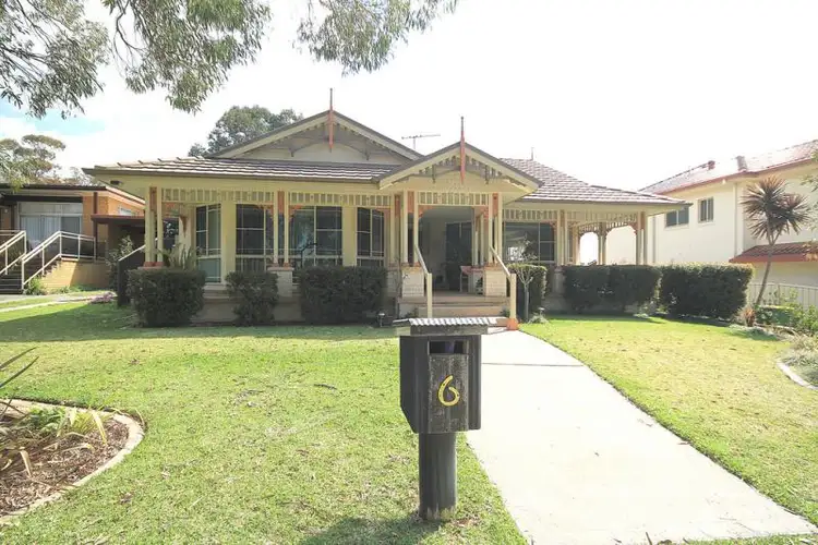6 Thompson Avenue, Illawong NSW 2234