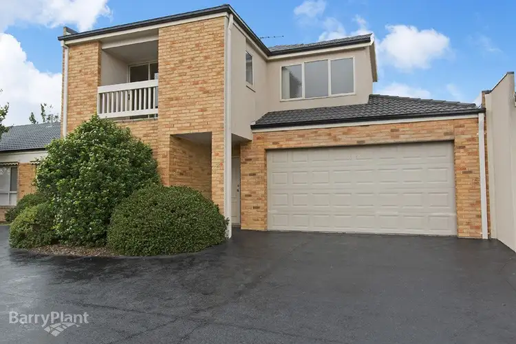 2/101 Golf Links Road, Berwick VIC 3806