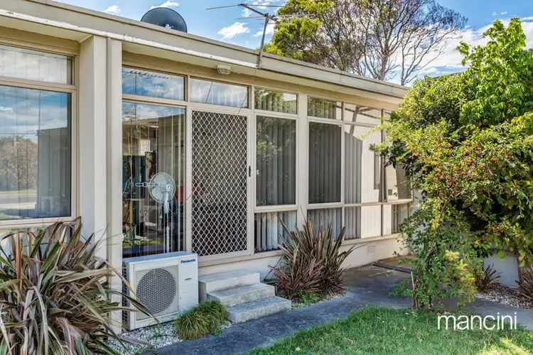 Seventh view of Homely unit listing, 2/40 Chifley Avenue, Altona VIC 3018