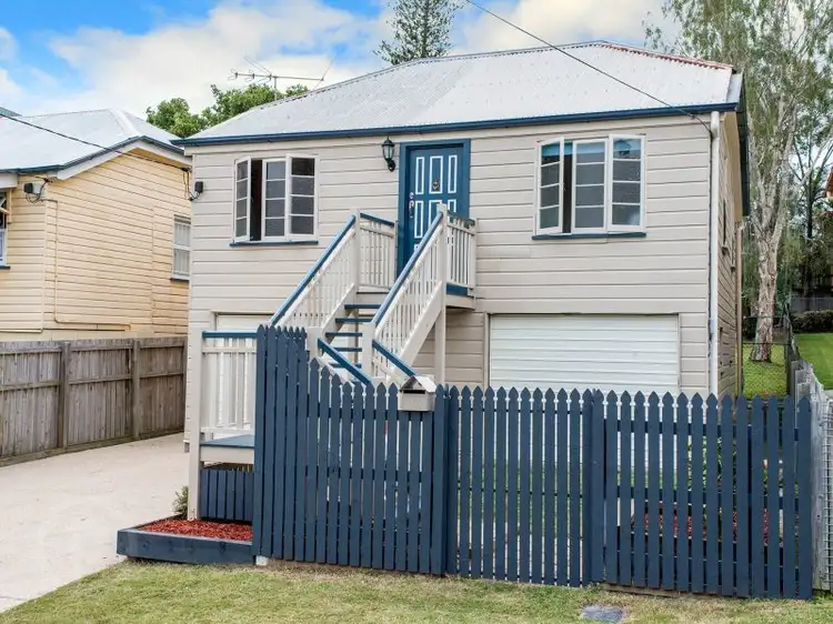 17 Newton Street, Coorparoo QLD 4151