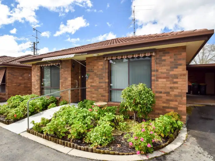 Main view of Homely unit listing, 2/15 Evans Street, Wangaratta VIC 3677