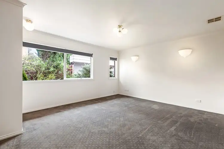 Fifth view of Homely townhouse listing, 2/94 Oriel Road, Ivanhoe VIC 3079