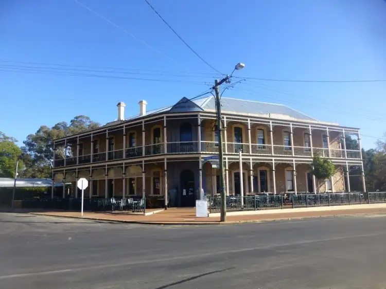 83 Avon Terrace, York WA 6302