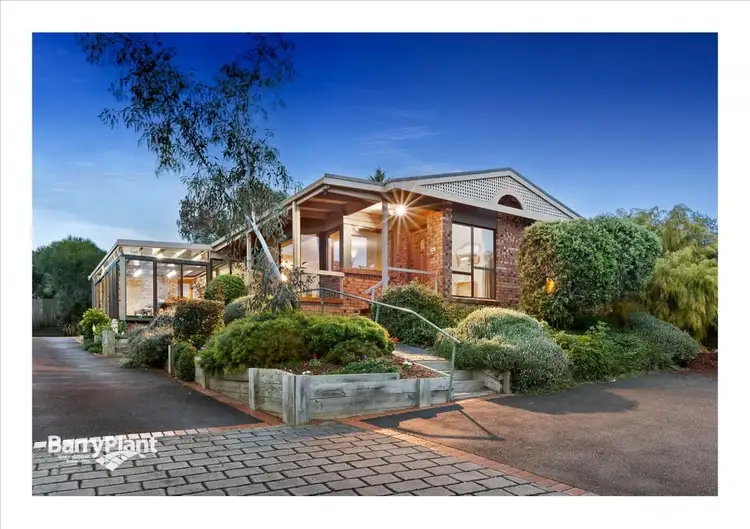 16 Sunrise Drive, Greensborough VIC 3088