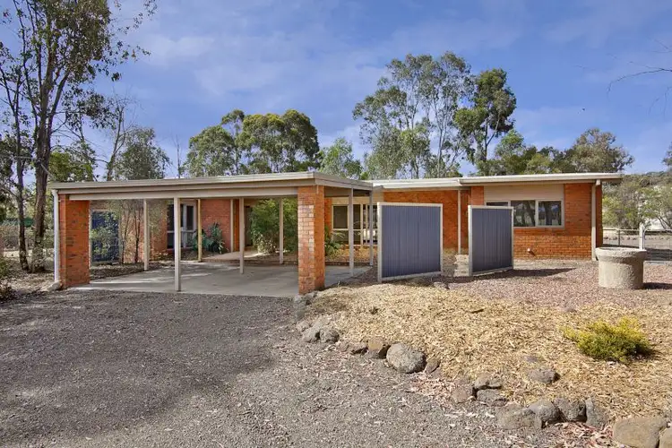 Second view of Homely house listing, 8 Tchumlock Court, Ascot VIC 3551