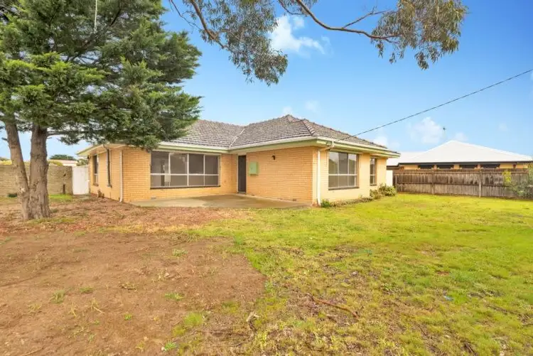 2A Hopetoun Street, St Leonards VIC 3223