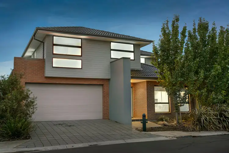 31 Eloura Circuit, Taylors Hill VIC 3037