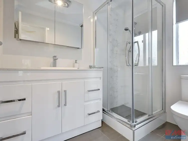 Sixth view of Homely house listing, 5 Taupo Glade, Joondalup WA 6027