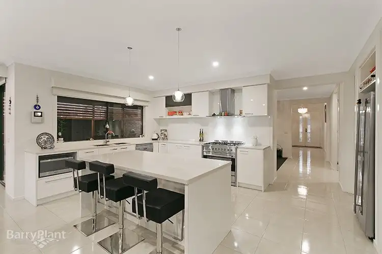 Third view of Homely house listing, 7 Willard Court, Berwick VIC 3806