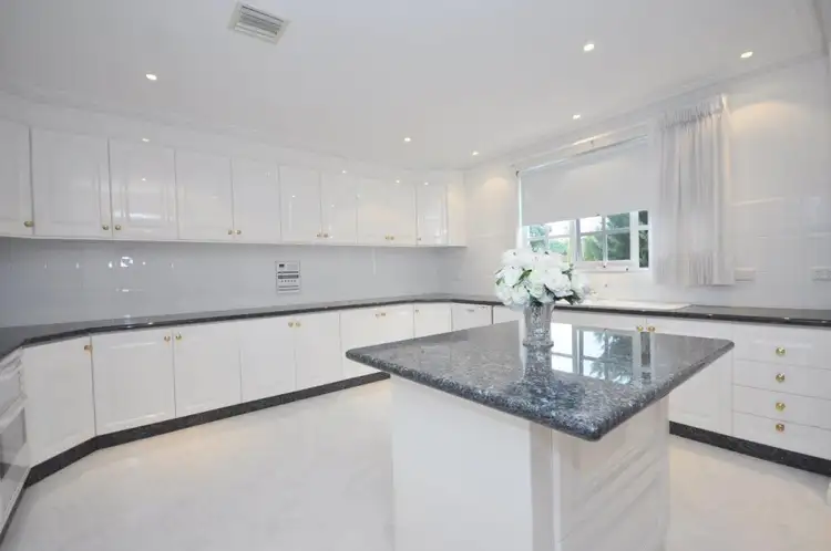 Seventh view of Homely house listing, 2 McCallum Court, Greenvale VIC 3059