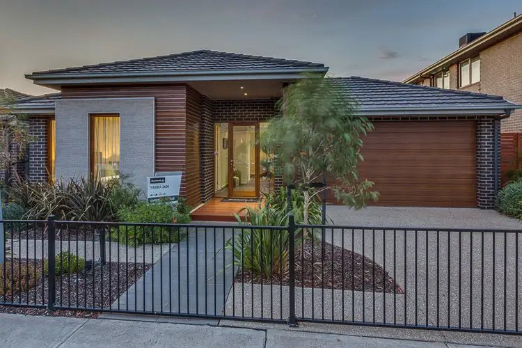 27 Peppermint Grove, Taylors Hill VIC 3037