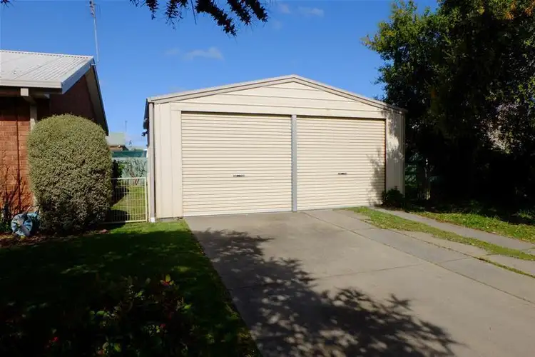 Fourth view of Homely house listing, 2 Tairua Place, Eastwood VIC 3875