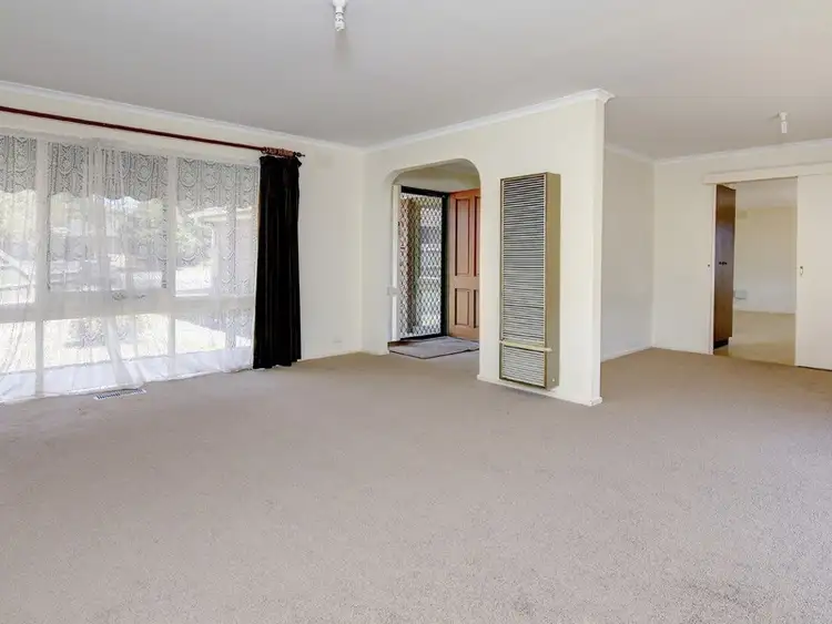 Second view of Homely house listing, 6 Minno Court, Frankston VIC 3199
