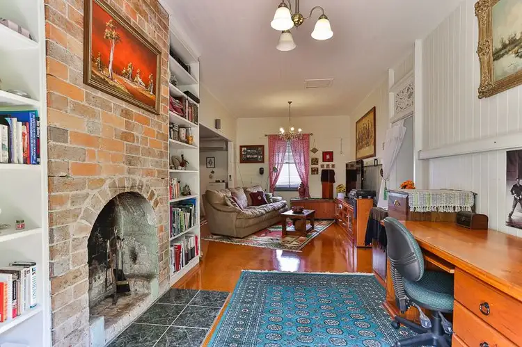 4 Walton Street, North Toowoomba QLD 4350