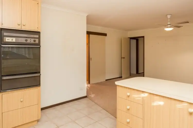 Fifth view of Homely house listing, 8 Callistemon Court, Sale VIC 3850