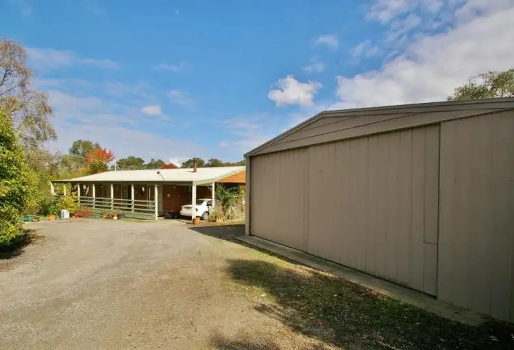 15 Birdwood Avenue, Healesville VIC 3777
