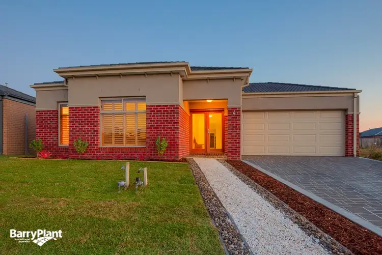 65 Mountainview Boulevard, Cranbourne North VIC 3977