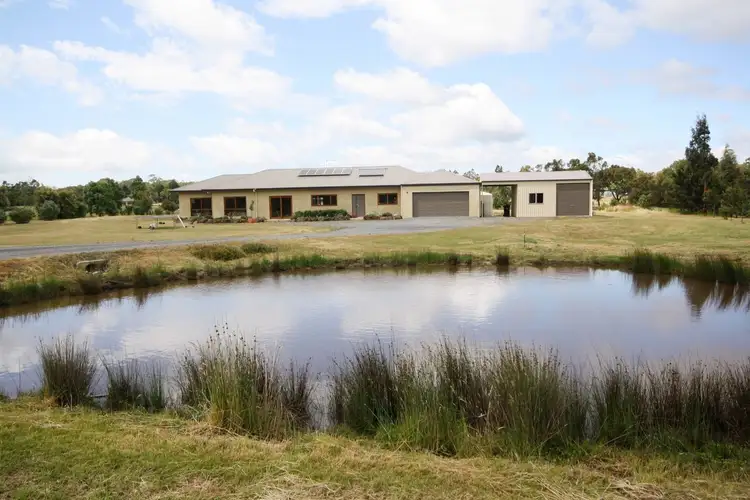 74 Taemore Close, Haddon VIC 3351