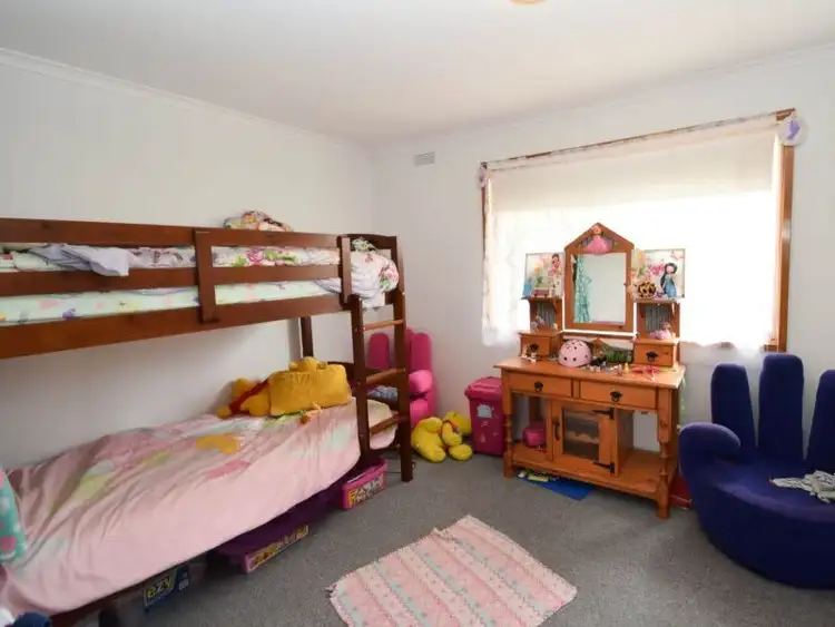 Seventh view of Homely house listing, 8 Searle Court, Wangaratta VIC 3677