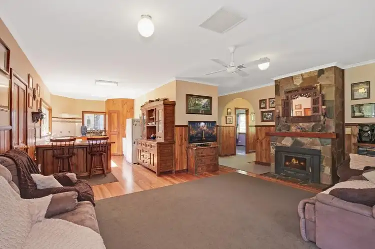 47 Nichols Road, Kinglake West VIC 3757
