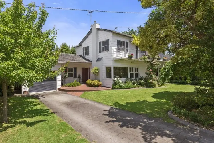 12 Queens Avenue, Colac VIC 3250