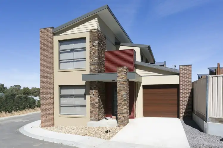 2/23 Alexander Street, Kangaroo Flat VIC 3555