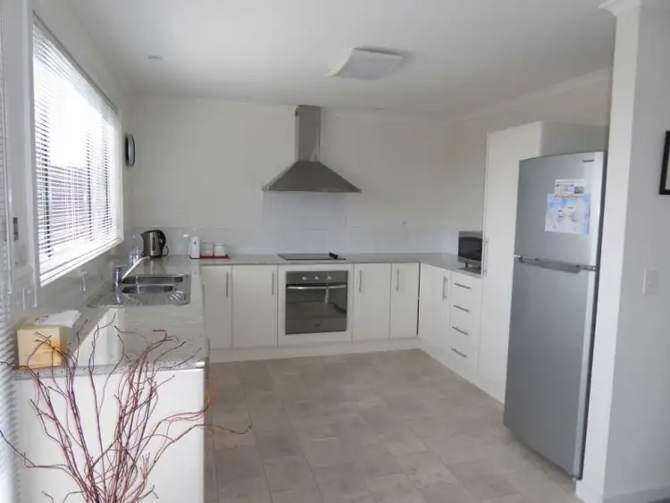 Fifth view of Homely villa listing, 2/39 Henry Street, Bridport TAS 7262