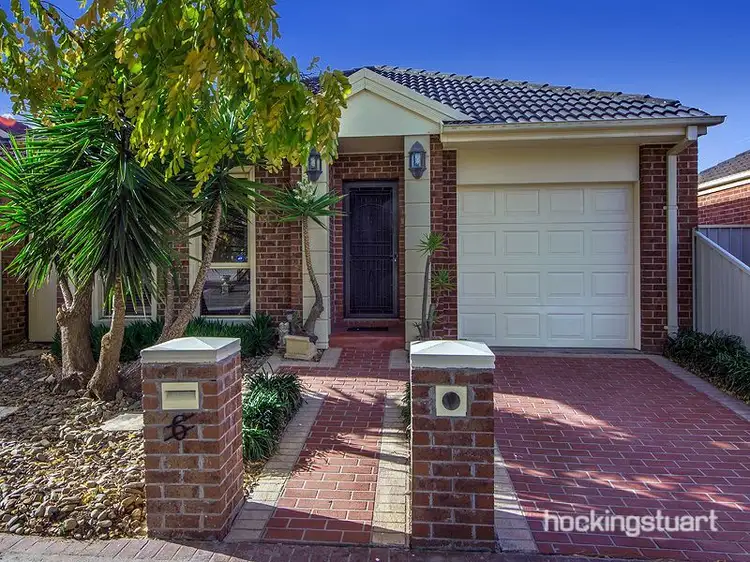 6 Reigate Street, Caroline Springs VIC 3023