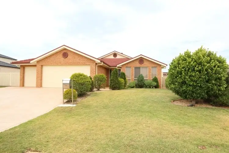 10 Petersen Pde, Thornton NSW 2322