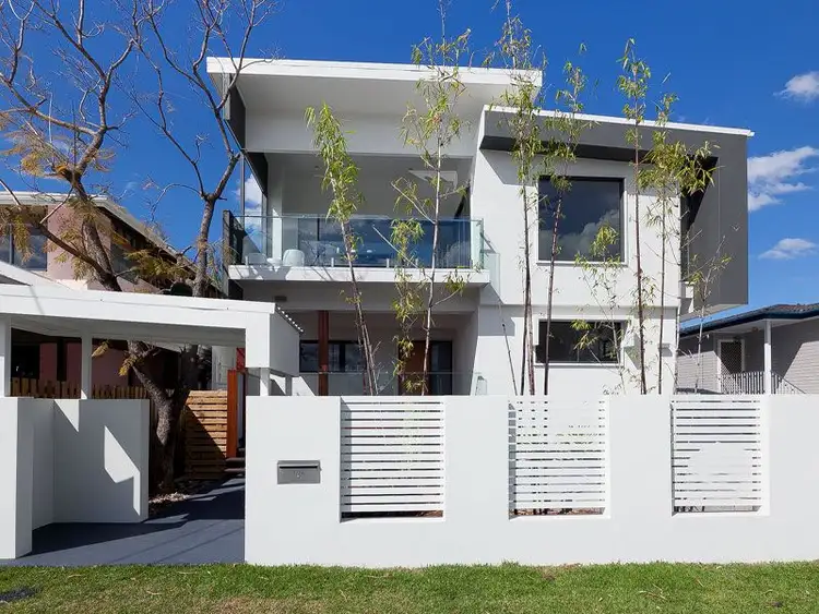 2/74 Smallman Street, Bulimba QLD 4171