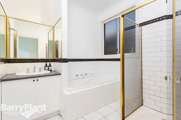 Sixth view of Homely house listing, 2 Walters Court, Altona Meadows VIC 3028