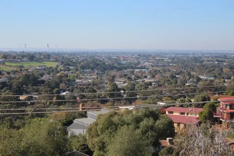24 Oakbank Avenue, Highton VIC 3216