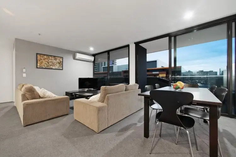 1002/815 Bourke Street, Docklands VIC 3008