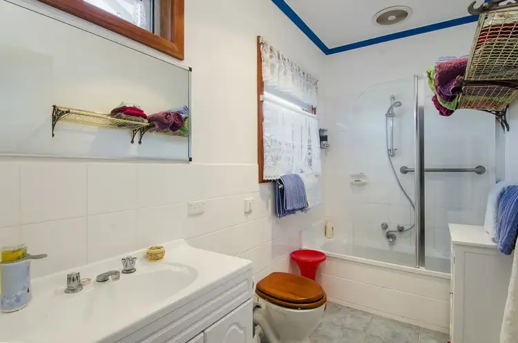Sixth view of Homely house listing, 11 Stonehaven Avenue, Nelson VIC 3292