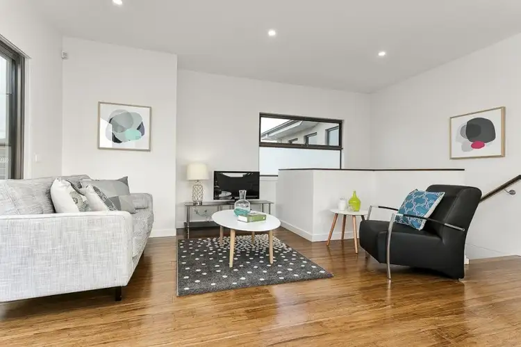 Third view of Homely unit listing, 2/100 Manningham Road, Bulleen VIC 3105
