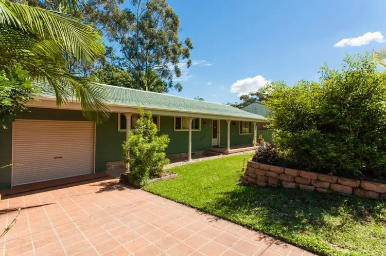 26 Bottle Brush Avenue