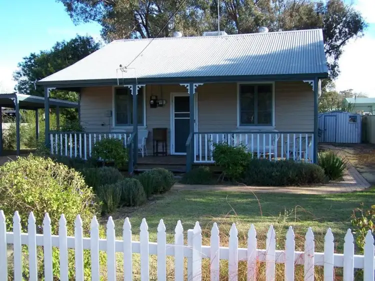 11 Williams Street, York WA 6302