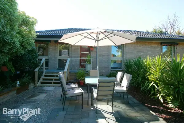 2/9 Yarran Grove, Bayswater VIC 3153