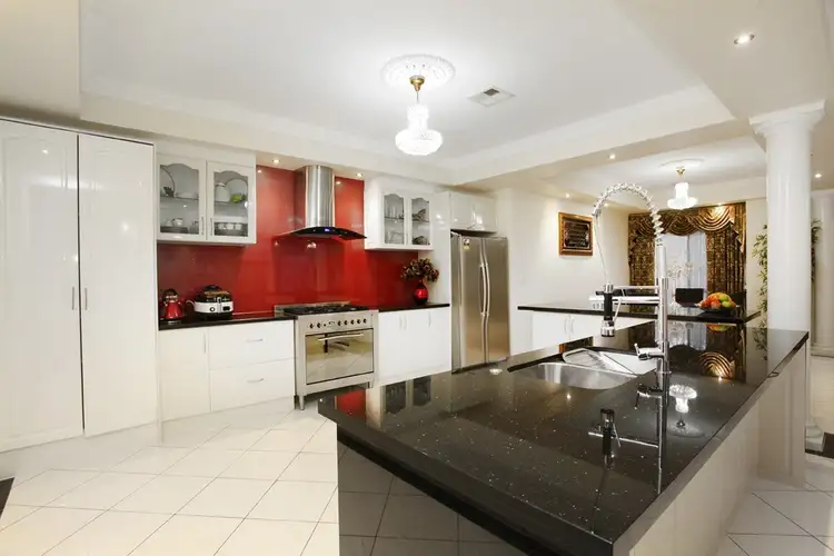 Sixth view of Homely house listing, 8 Illawarra Circuit, Taylors Hill VIC 3037